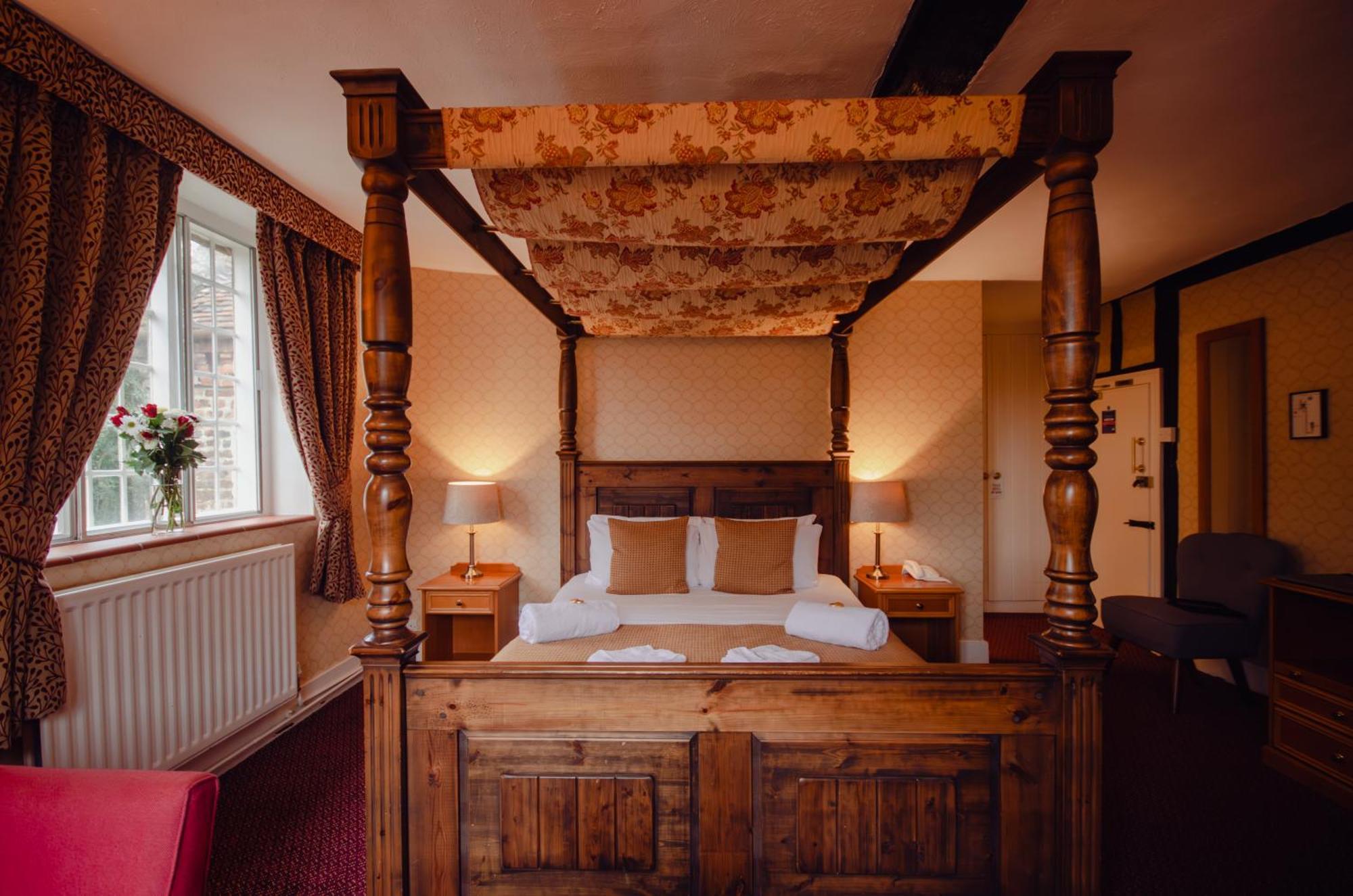 Howfield Manor 3* Canterbury