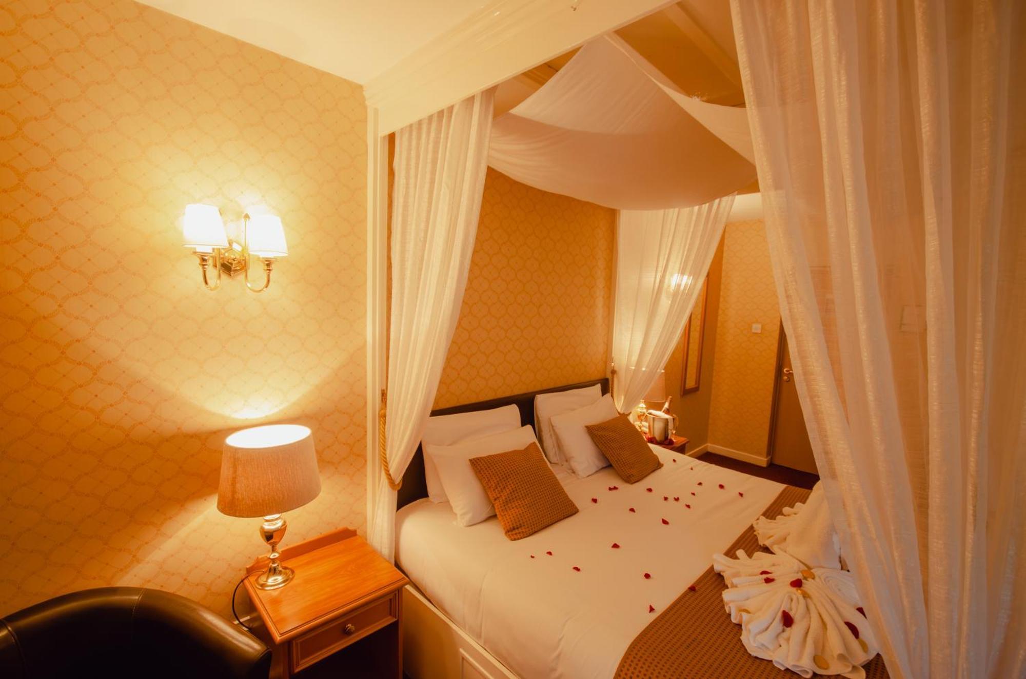 Howfield Manor Hotel