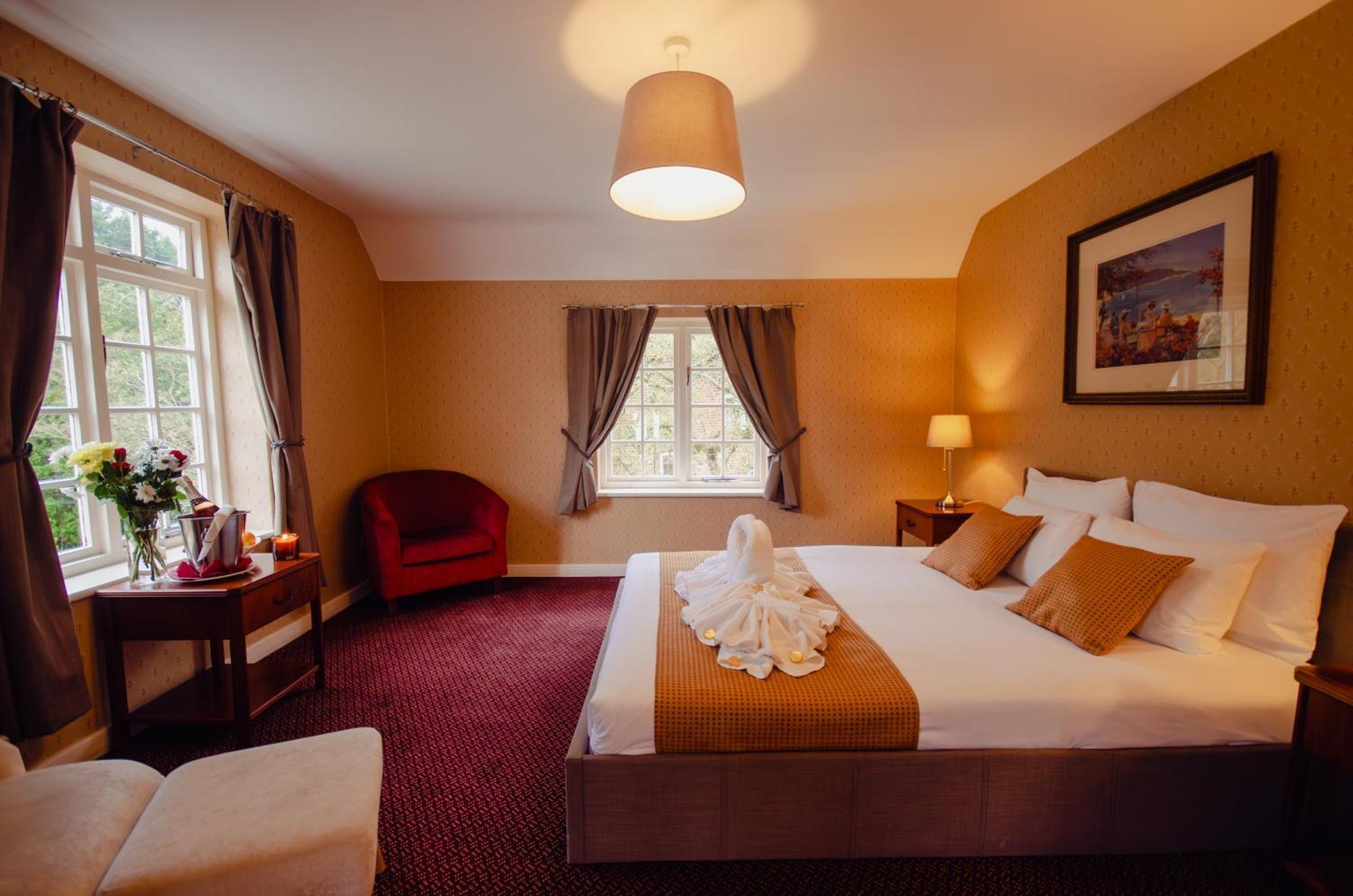 Howfield Manor Hotel 3*