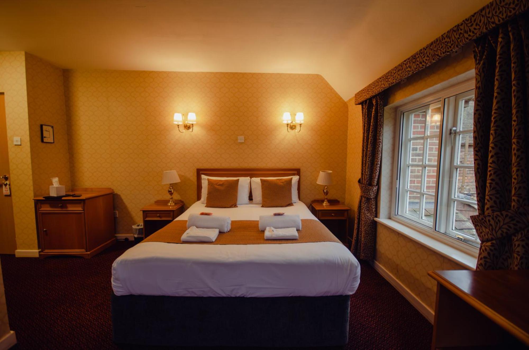 Howfield Manor 3* Canterbury